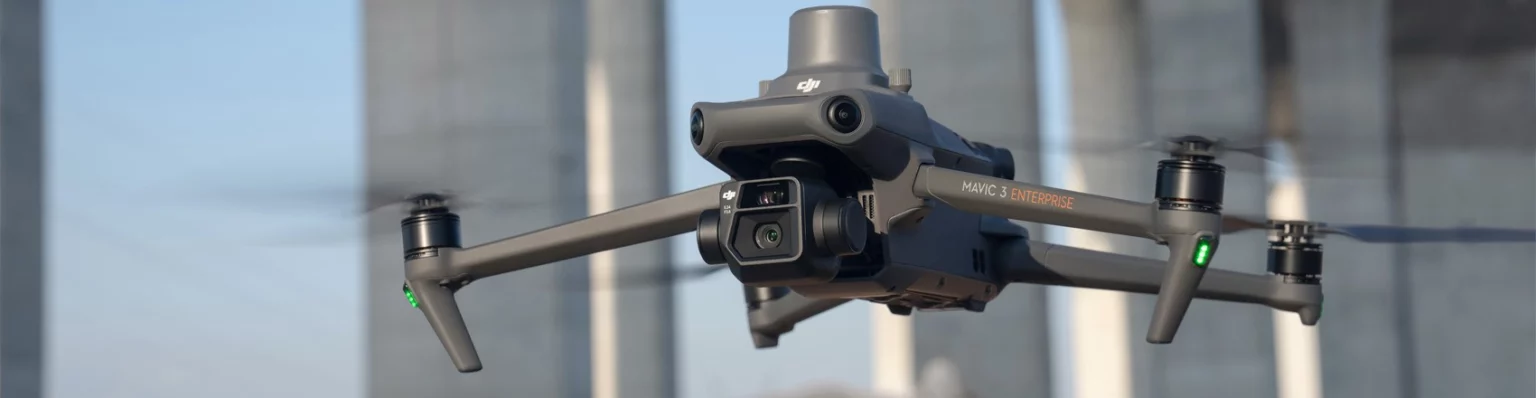 Новая серия портативных беспилотников DJI Mavic 3 Enterprise задает высокий стандарт промышленным дронам