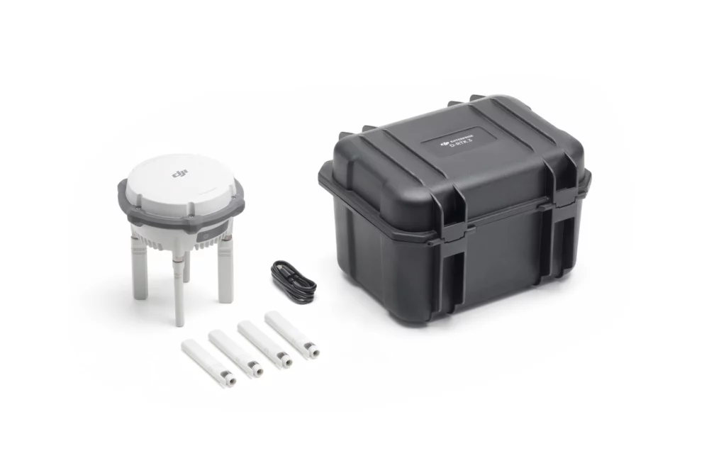 DJI D-RTK 3 — многофункциональная станция для высокоточного позиционирования и расширения связи дронов DJI с рабочей высотой 6000 метров.