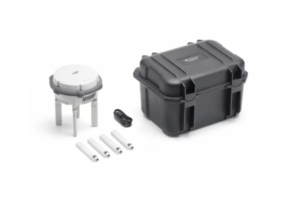 DJI D-RTK 3 — многофункциональная станция для высокоточного позиционирования и расширения связи дронов DJI с рабочей высотой 6000 метров.