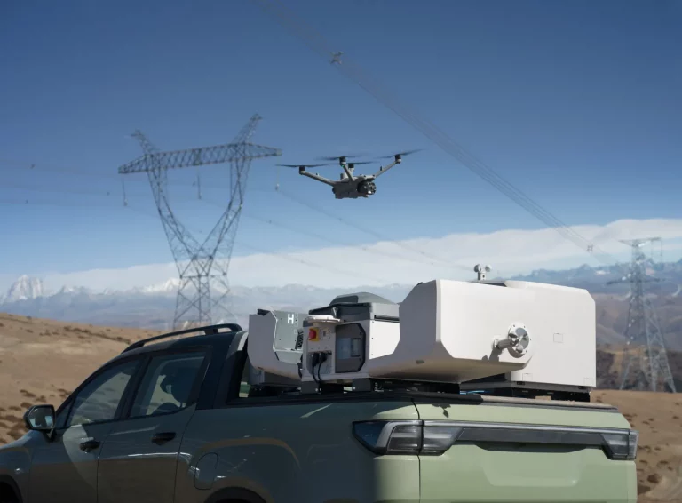 Док-станция DJI Dock 3: дистанционное управление дроном, полеты по расписанию, запуск из автомобиля