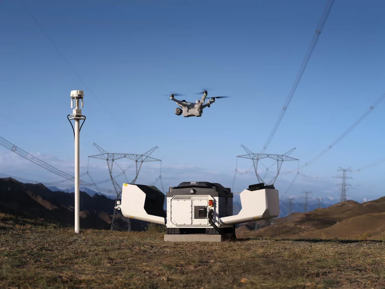 DJI Dock 4: первая док-станция DJI с автоматической заменой батареи